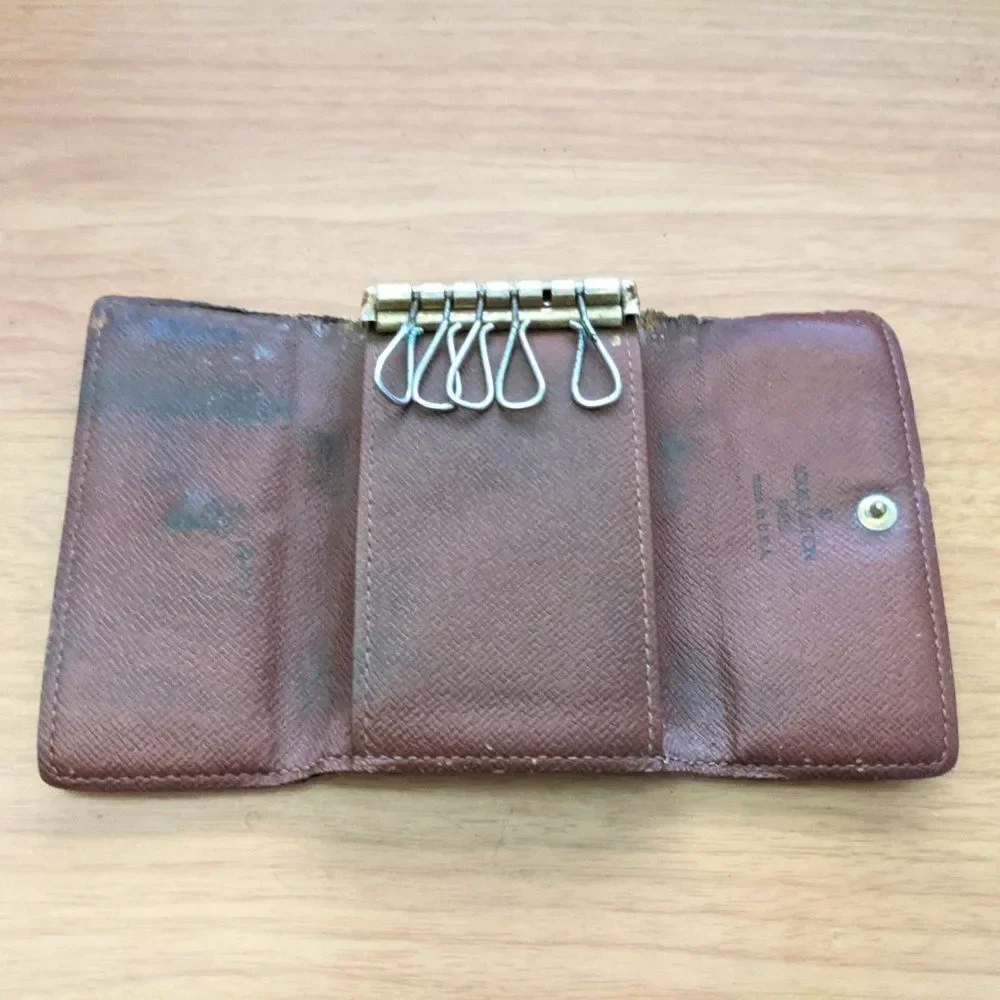 Louis Vuitton Monogram Key Holder/Wallet #706💥PRICE DROP💥